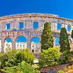 Villa Leda By Guide