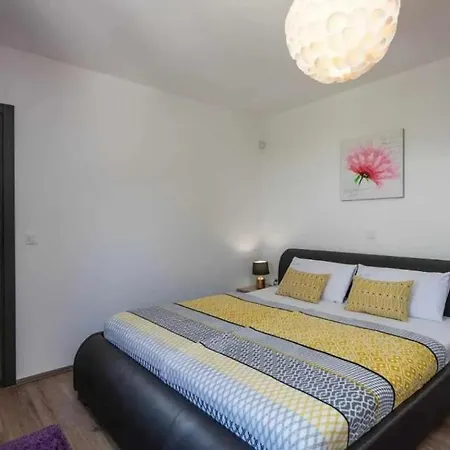 Villa Leda By Guide *