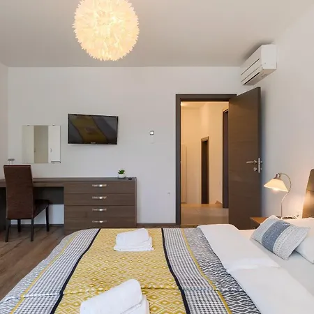 Leda By Guide Villa *